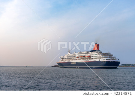 在黃昏的客船航行 42214871
