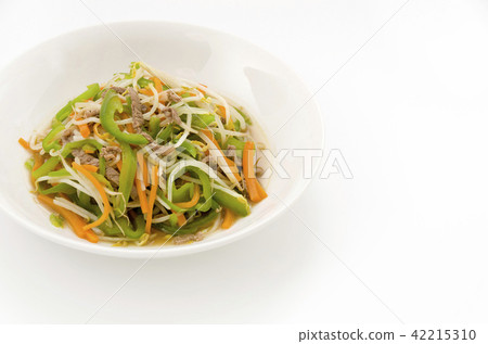 炒蔬菜和切碎的豬肉 炒蔬菜和切碎的豬肉 42215310