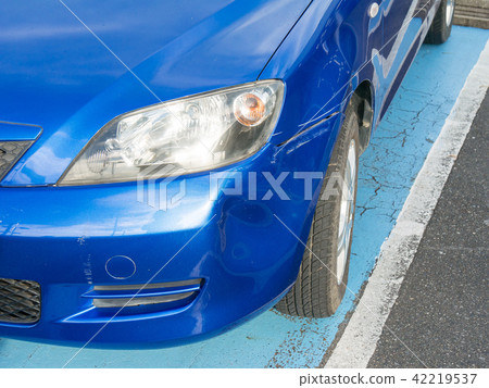 保險槓凹痕 42219537