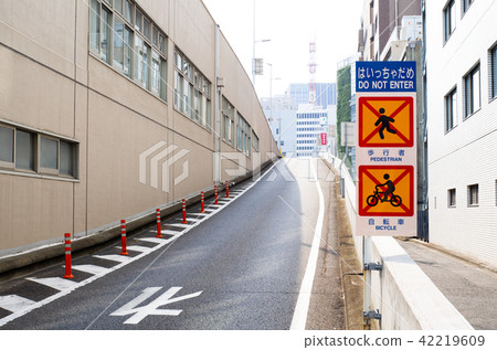 高速公路出口步行自行車不允許進入拍賣 42219609
