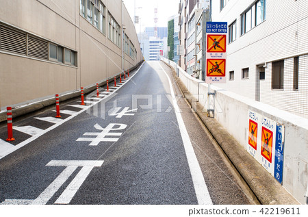 高速公路出口步行自行車不進入b 高速公路出口步行自行車不進入b 42219611