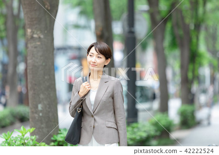 Suit female office lady fresh green OL business suits portrait recruit Suit female office lady fresh green OL business suits portrait recruit 42222524