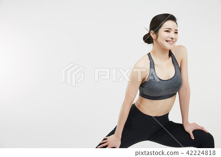 Sporty woman 42224818
