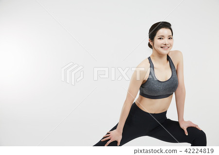 Sporty woman 42224819
