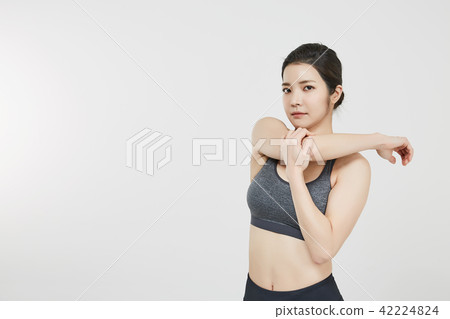 Sporty woman Sporty woman 42224824