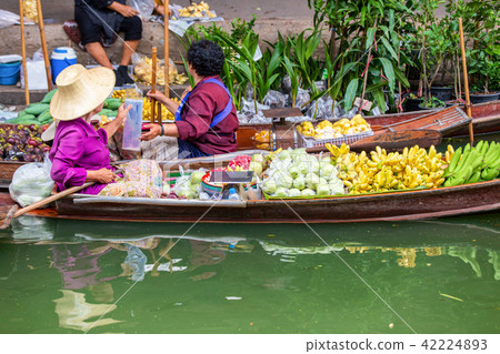 Damnoen Saduak Floating Market Damnoen Saduak Floating Market 42224893