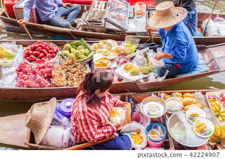 Damnoen Saduak Floating Market 42224907
