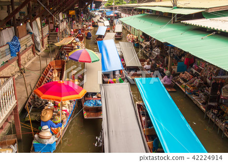 Damnoen Saduak Floating Market 42224914