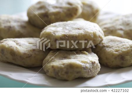 Croquette before putting on coromo 42227102