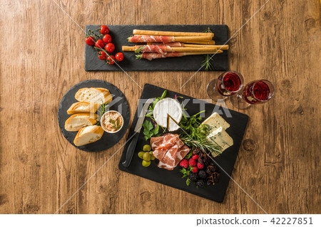 開胃小菜在歐洲地區開胃酒 開胃小菜在歐洲地區開胃酒 42227851