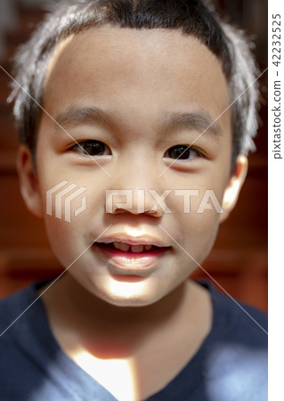 close up kidding face of asian children close up kidding face of asian children 42232525