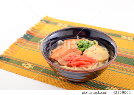 傳統沖繩盤用三塊肉蕎麥麵條 42239063