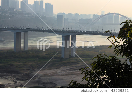 重慶·山城人行道·長江 42239251