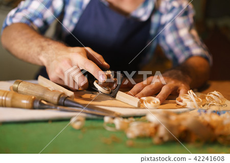 Artisan Lute Maker Chiseling Stringed Instrument Classical Guita 42241608