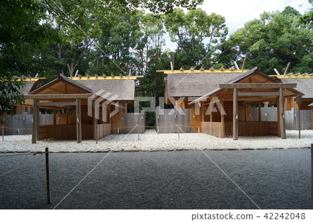 Hall of worship of the Imperial Palace and Betsugu 42242048