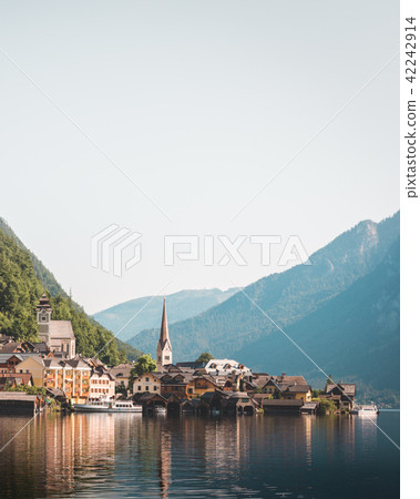 Sunny summer day in the Hallstatt village Sunny summer day in the Hallstatt village 42242914