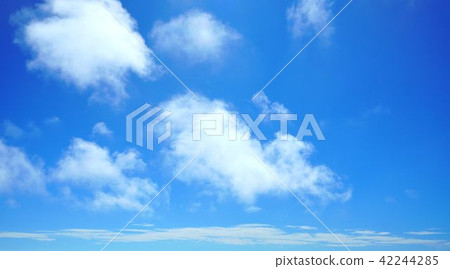 天藍色的天空雲16:9 天藍色的天空雲16:9 42244285