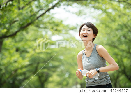中美人體育形象 42244307