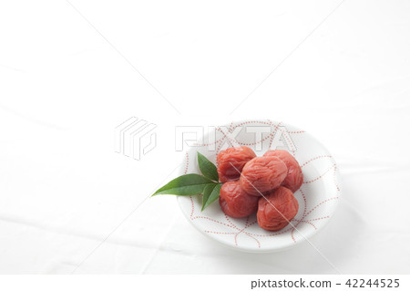 Salted plum  42244525