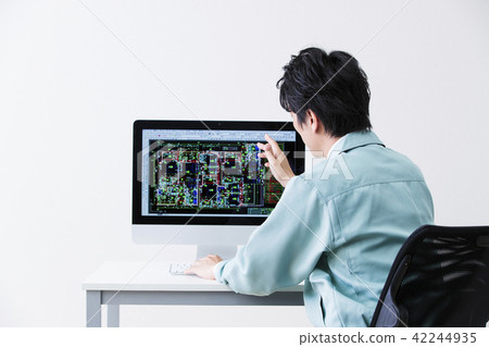 建築房地產CAD繪圖業務個人電腦辦公室商人男子 42244935