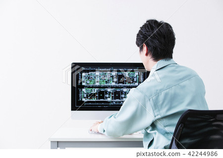 建築房地產CAD繪圖業務個人電腦辦公室商人男子 42244986