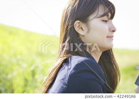 Girls high school graduate 42249166