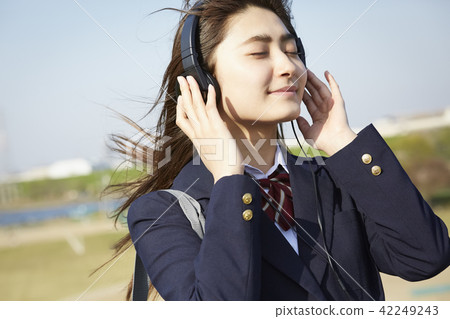 學校女生學校音樂 42249243