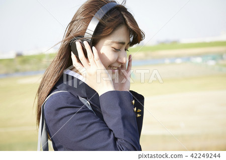 學校女生學校音樂 42249244