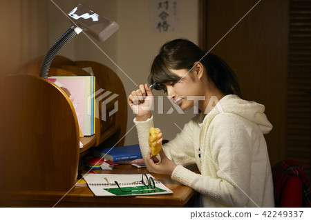 School girl high school studies 42249337