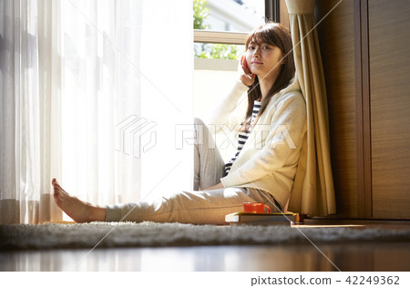 Woman relax 42249362