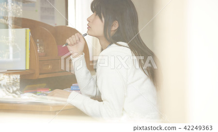 School girl high school studies 42249363