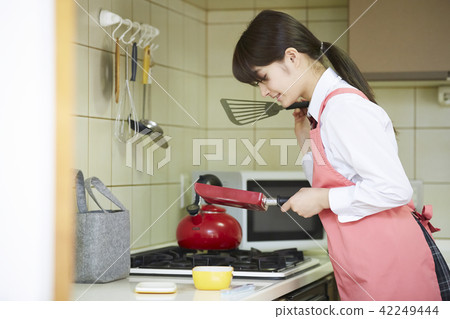 School girls lunch box making 42249444