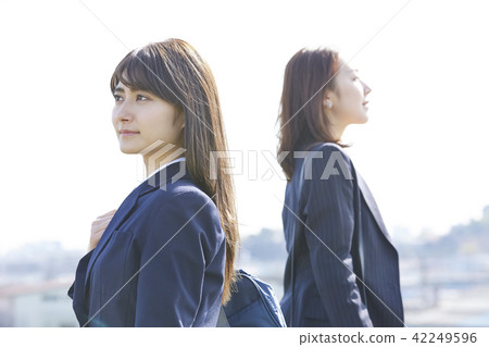 女和學校的女生 女和學校的女生 42249596