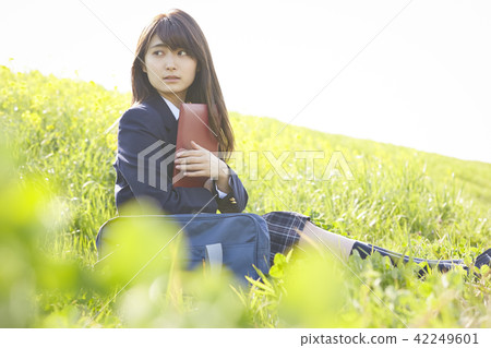 Girls high school graduate 42249601