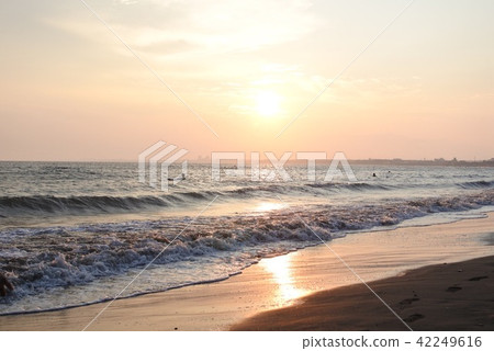 Evening sea 42249616