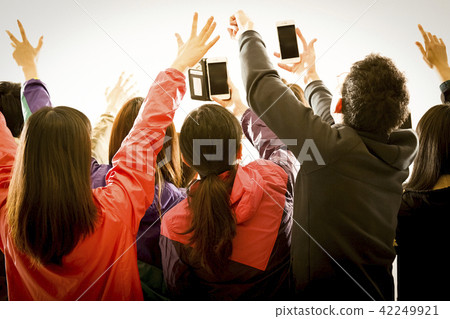 Men and women rise 42249921