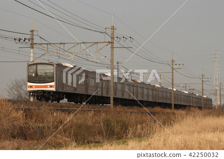 Musashino line 205 series going for the Numanuma rice field 42250032