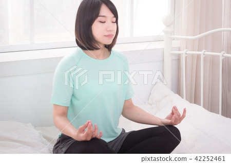 冥想,醒目的客廳 冥想,醒目的客廳 42252461