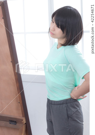 Women who care about their bodies Women who care about their bodies 42254671
