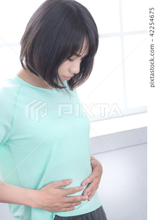 Women who care about their bodies Women who care about their bodies 42254675