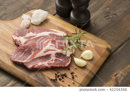 豬肉 42256388