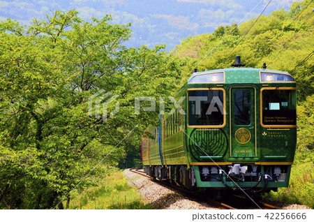 Tourism train limited express "Kamikawa / Tokushima Tourism Train Express" Shikoku Magical Millennium Millennium Story "(Sora no Tomo Noriyuki / Happyness Tomo Noriyuki) Tourism train limited express "Kamikawa / Tokushima Tourism Train Express" Shikoku Magical Millennium Millennium Story "(Sora no Tomo Noriyuki / Happyness Tomo Noriyuki) 42256666