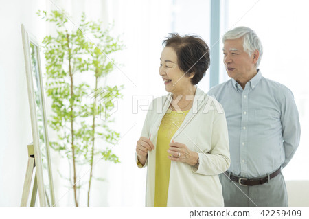年長夫婦 42259409