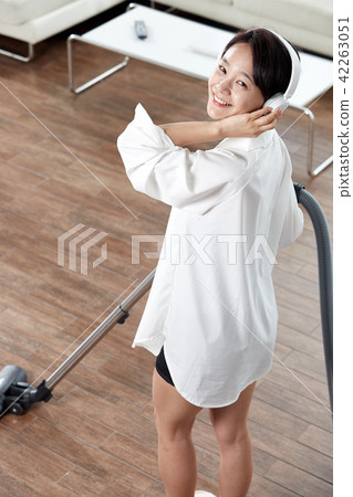 Single Woman Life In House. Cleaning is fun. Relieve stress 42263051