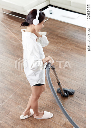 Single Woman Life In House. Cleaning is fun. Relieve stress 42263065