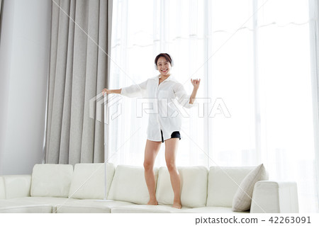Single Woman Life In House. Cleaning is fun. Relieve stress 42263091