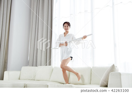 Single Woman Life In House. Cleaning is fun. Relieve stress 42263100