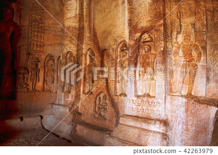 Cave 4 : Jaina Tirthankara images Badami caves Cave 4 : Jaina Tirthankara images Badami caves 42263979