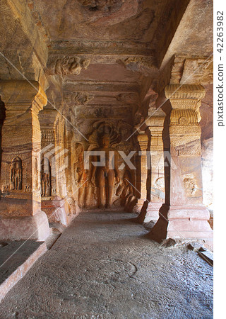 Cave 4 : Carved figure of Tirthankara Parshvanath Cave 4 : Carved figure of Tirthankara Parshvanath 42263982