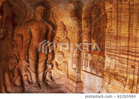 Cave 4 : Carved figure of Bahubali, Badami Caves Cave 4 : Carved figure of Bahubali, Badami Caves 42263984